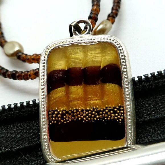 VTG Kenneth Cole 2-Strand Necklace Beaded Earth Tone Enamel Pendant Faux Pearls - Picture 4 of 15